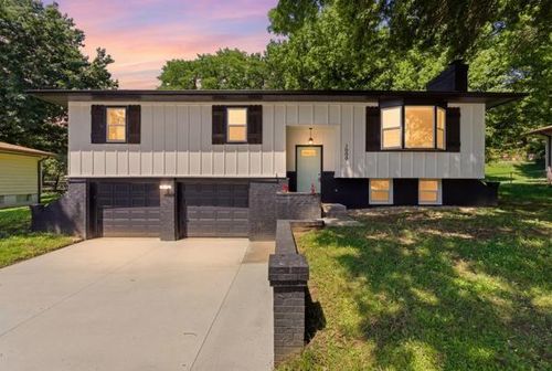 3000 N 72nd Ter, Kansas City, KS, 66109-1702 | Card Image