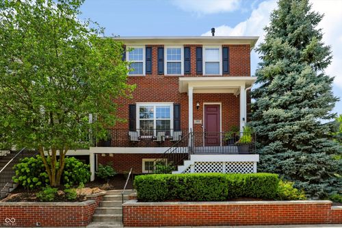 200 Manchester Drive, Zionsville, IN, 46077 | Card Image