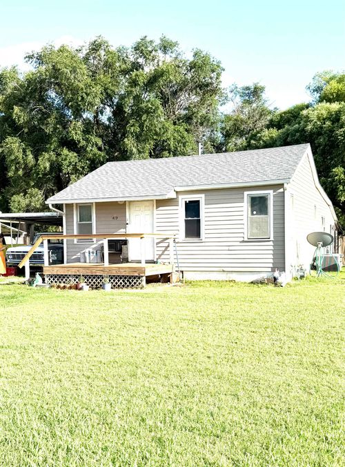 419 W 2nd Ave, Medicine Lodge, KS, 67104-1332 | Card Image