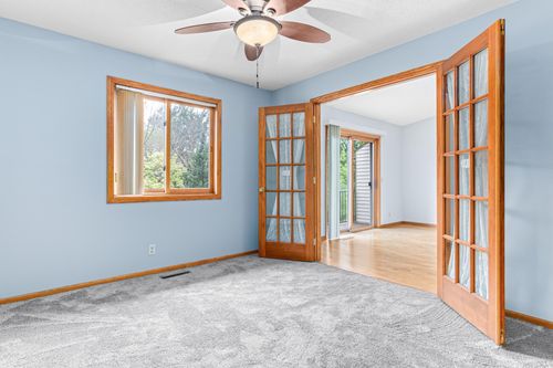 3329 Greenbrier Street, Vadnais Heights, MN, 55127 | Card Image