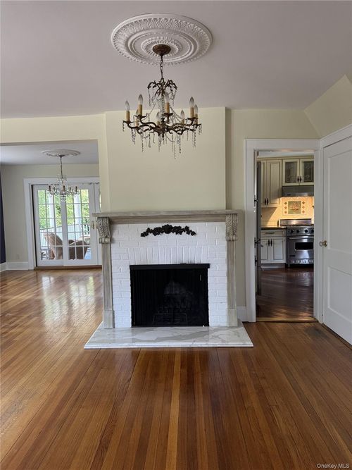 157 Rockland Ave, Mamaroneck, NY, 10543-3311 | Card Image