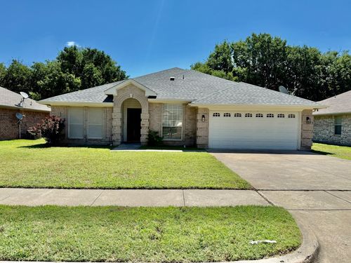 133 Roberts Dr, Saginaw, TX, 76179-1458 | Card Image
