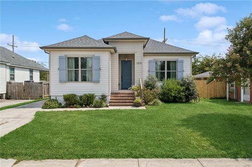 1515 Schnell Dr, Arabi, LA, 70032-1658 | Card Image