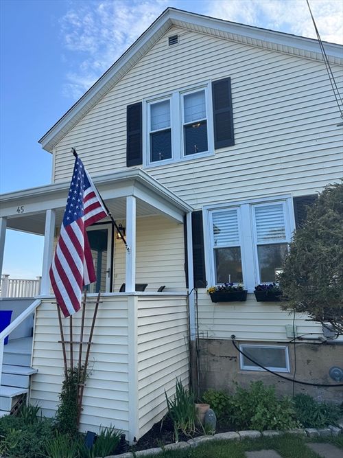 45 Cedar Ave, Portsmouth, RI, 02871-4501 | Card Image