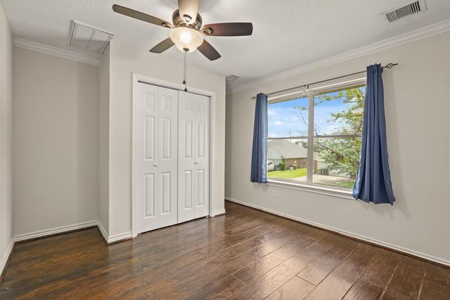 Upstairs bedroom 2 | Image 16