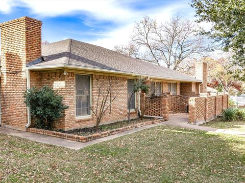 3514 Shady Valley Dr, Pantego, TX, 76013-2914 | Card Image