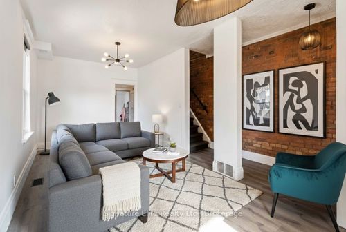 67 Beach Rd, Hamilton, ON, L8L3Z6 | Card Image