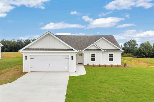 653 Racetrack Rd, Toccoa, GA, 30577-6939 | Card Image