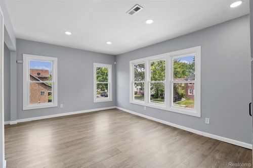 11822 Promenade St, Detroit, MI, 48213-1379 | Card Image