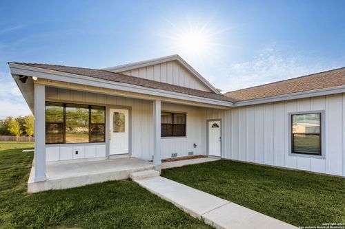 310 Creek Ln, Poth, TX, 78147-0677 | Card Image