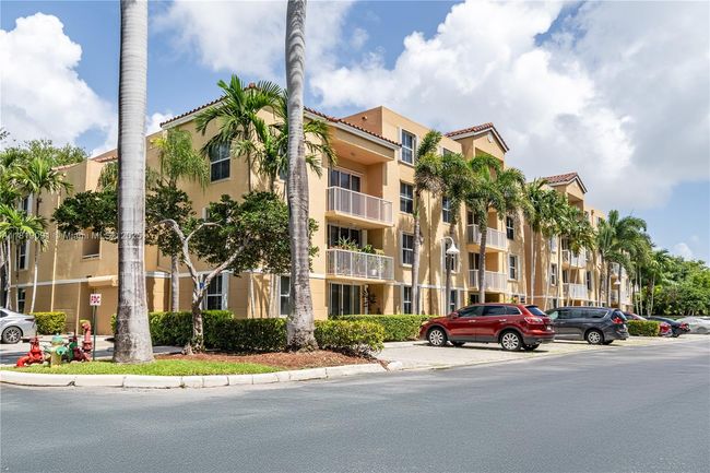 APT-204 - 619 E Sheridan St, Condo with 2 bedrooms, 2 bathrooms and null parking in Dania Beach FL | Image 9