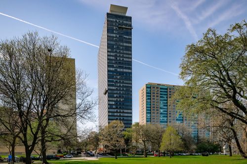 34a-3150 N Lake Shore Dr, Chicago, IL, 60657-4844 | Card Image