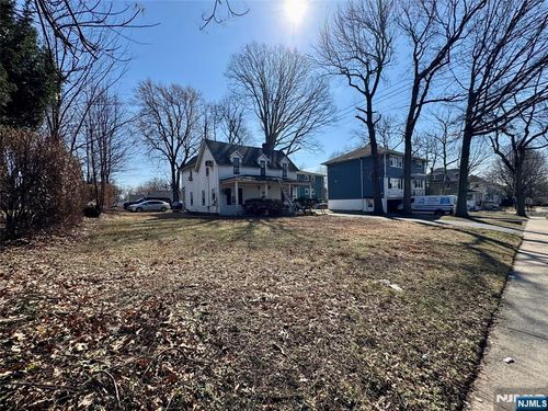 395 Teaneck Rd, Ridgefield Park, NJ, 07660-1519 | Card Image