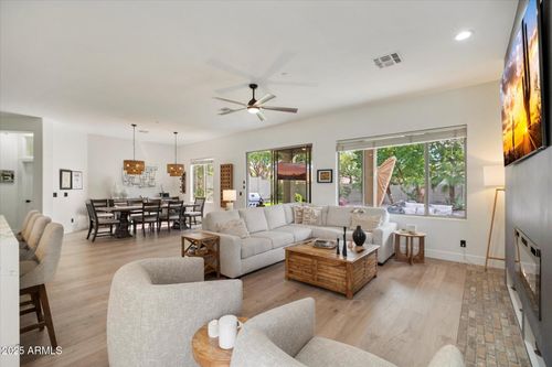 10559 E Sheena Dr, Scottsdale, AZ, 85255-1744 | Card Image