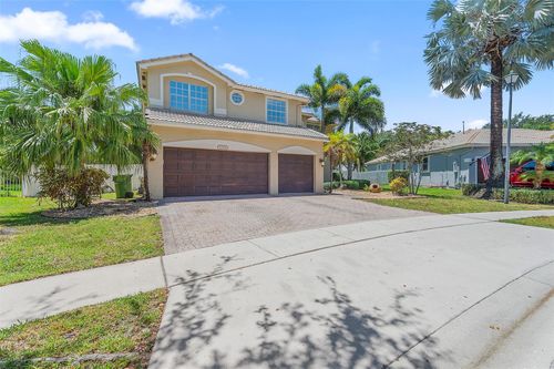 13702 Nw 10th Ct, Pembroke Pines, FL, 33028-2347 | Card Image