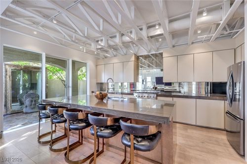 952 Coatbridge St, Las Vegas, NV, 89145-8524 | Card Image