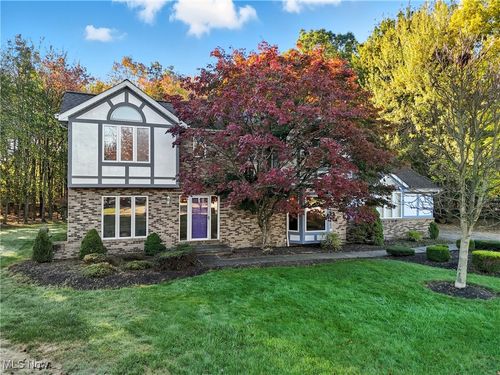 8981 Edgewood Dr, North Royalton, OH, 44133-1145 | Card Image