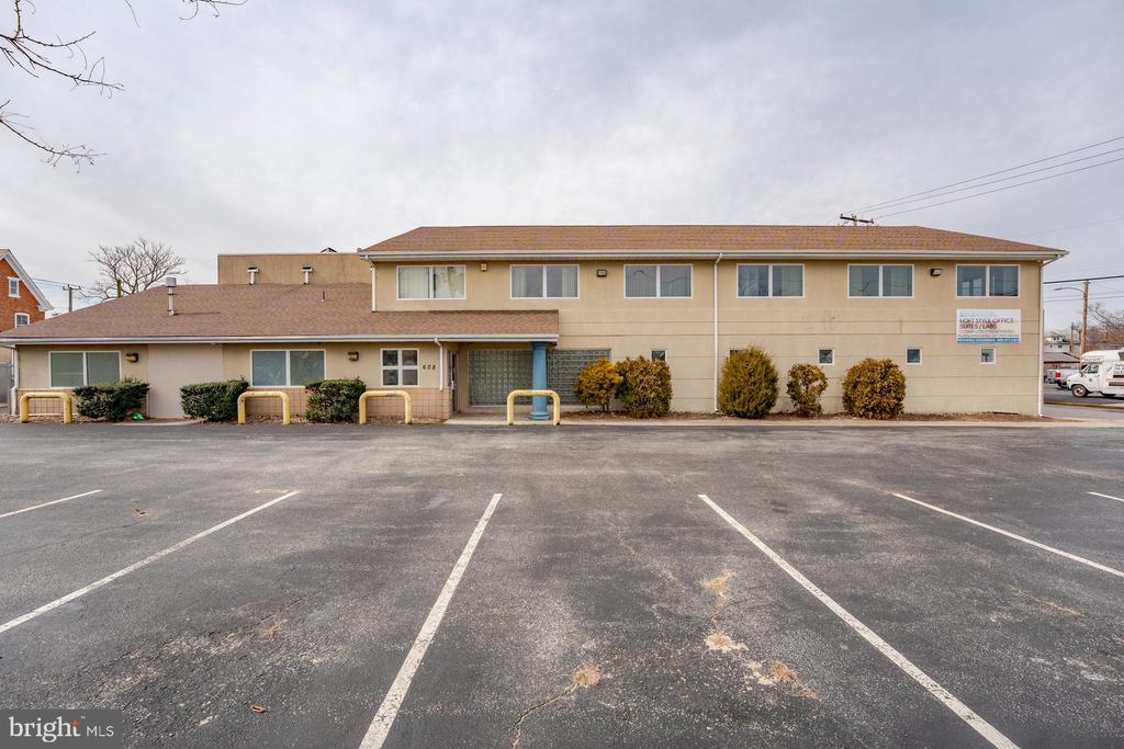 Commercial Lease in MILLVILLE