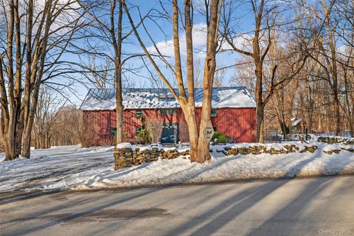 101 Drake Rd, Pleasant Valley, NY, 12569-7340 | Card Image