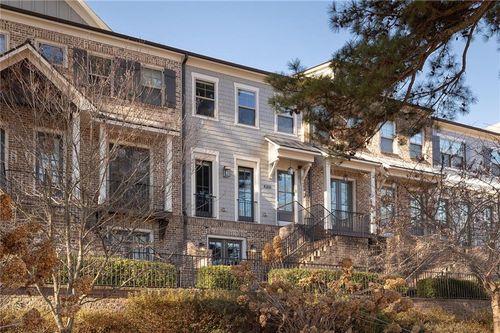 3573 Parkside Way, Brookhaven, GA, 30319-3833 | Card Image