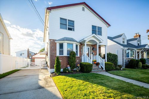 206 Grange Street, Hempstead, NY, 11010 | Card Image