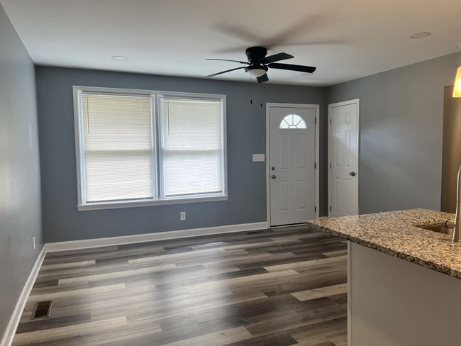 Open kitchen into the living room | Image 4