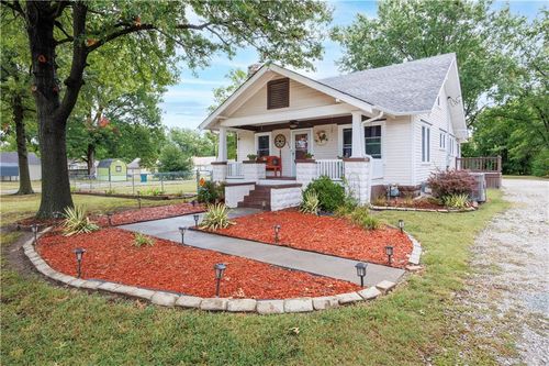 802 S 32nd St, Parsons, KS, 67357-4409 | Card Image