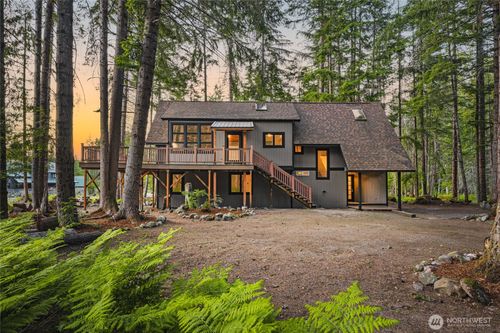 17118 Riverview Way E, Enumclaw, WA, 98022-7901 | Card Image