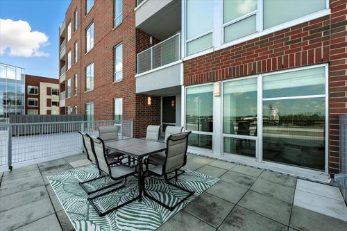 apt-609-301 N Neil St, Champaign, IL, 61820-3173 | Card Image