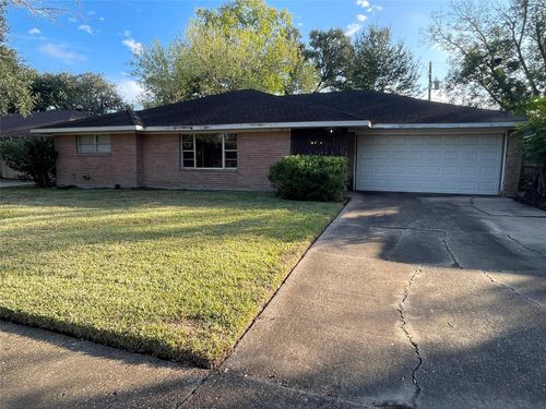 5619 Warm Springs Rd, Houston, TX, 77035-2639 | Card Image