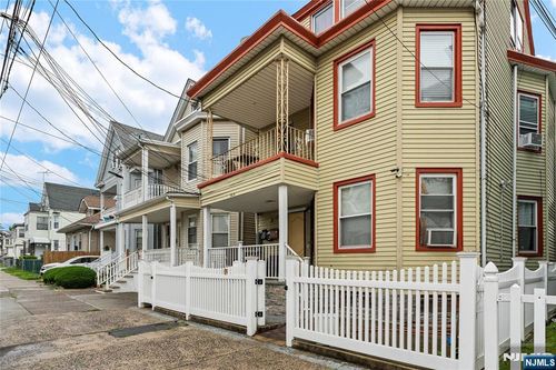 315 E 18th St, Paterson, NJ, 07524-3163 | Card Image