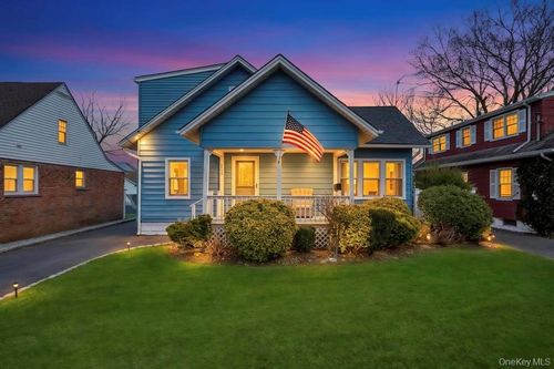 1835 Harte St, North Baldwin, NY, 11510-2328 | Card Image