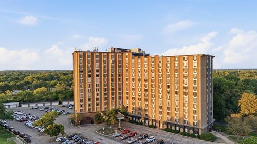 816-1 Renaissance Pl, Palatine, IL, 60067-3639 | Card Image
