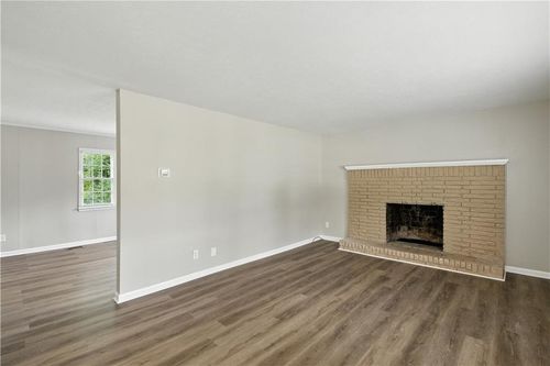 10577 Thrasher Rd, Jonesboro, GA, 30238-6664 | Card Image