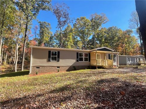 154 Lester Dr, Lexington, NC, 27292-5089 | Card Image