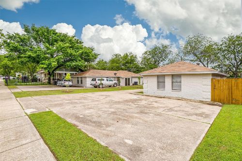 2230 Washington Ave, Fort Worth, TX, 76110-1959 | Card Image