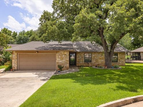 5807 Choctaw Dr, Granbury, TX, 76049-5227 | Card Image
