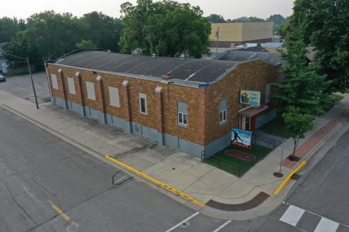 390 State St N, Eden Valley, MN, 55329-1661 | Card Image