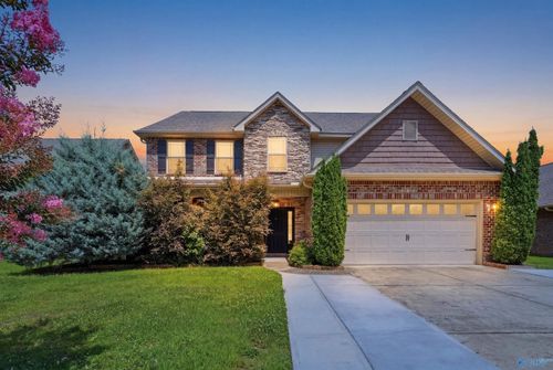 3011 Magnolia Leaf Cir Se, Owens Cross Roads, AL, 35763-8894 | Card Image