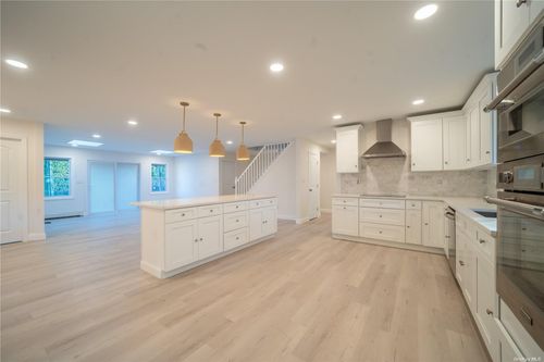 47 Kingfisher Rd, Levittown, NY, 11756-2144 | Card Image