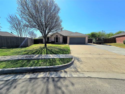 1051 Thistle Meade Cir, Burleson, TX, 76028-6789 | Card Image