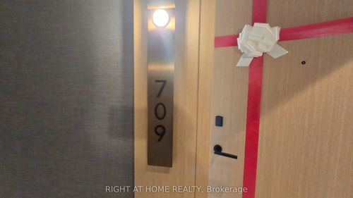 709-60 Central Park Road Way, Etobicoke, ON, M9A0E6 | Card Image