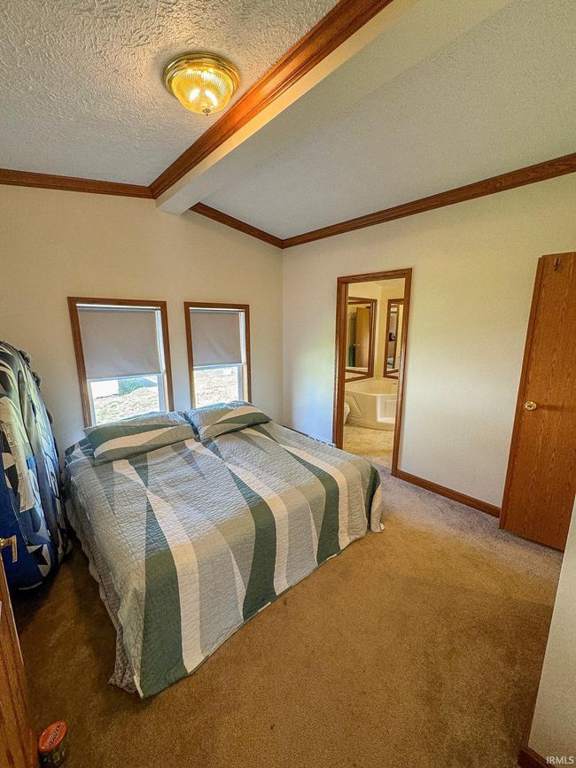 11604 Ne Wawasee Dr, House other with 6 bedrooms, 3 bathrooms and null parking in Syracuse IN | Image 20