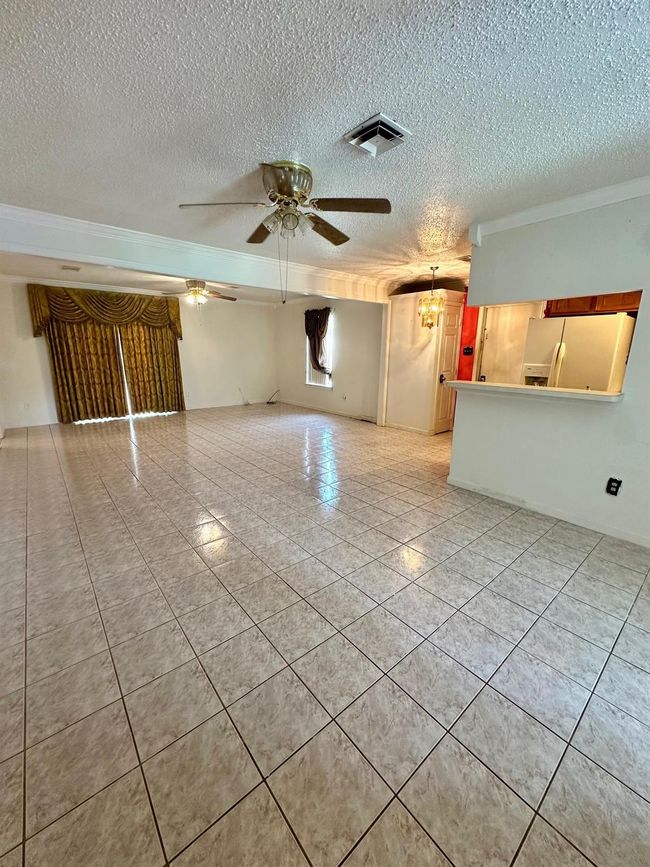 6206 Antha St, House other with 3 bedrooms, 2 bathrooms and null parking in Houston TX | Image 4