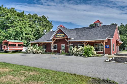 423 and 435 Marlboro Road, Brattleboro, VT, 05301 | Card Image