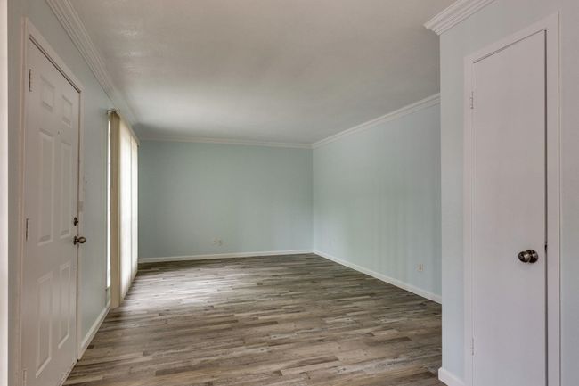 411 S Dooley St, Condo with 10 bedrooms, 5 bathrooms and 8 parking in Grapevine TX | Image 8