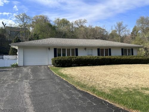 6 Lori Ln, Lincoln Park, NJ, 07035-2529 | Card Image