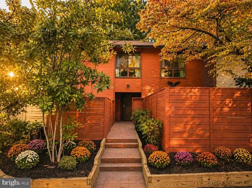 11766 Indian Ridge Rd, RESTON, VA, 20191-3525 | Card Image