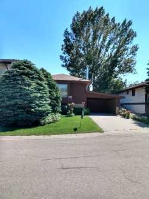 100 Doverglen Cres Se, Calgary, AB, T2B2P6 | Card Image