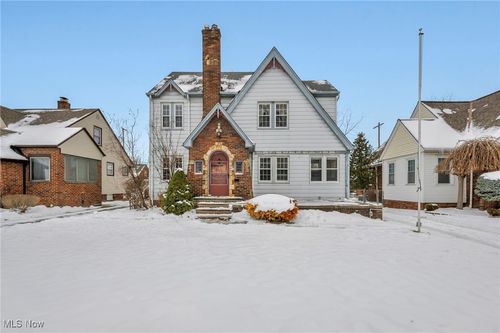 304 E 197th St, Euclid, OH, 44119-1122 | Card Image